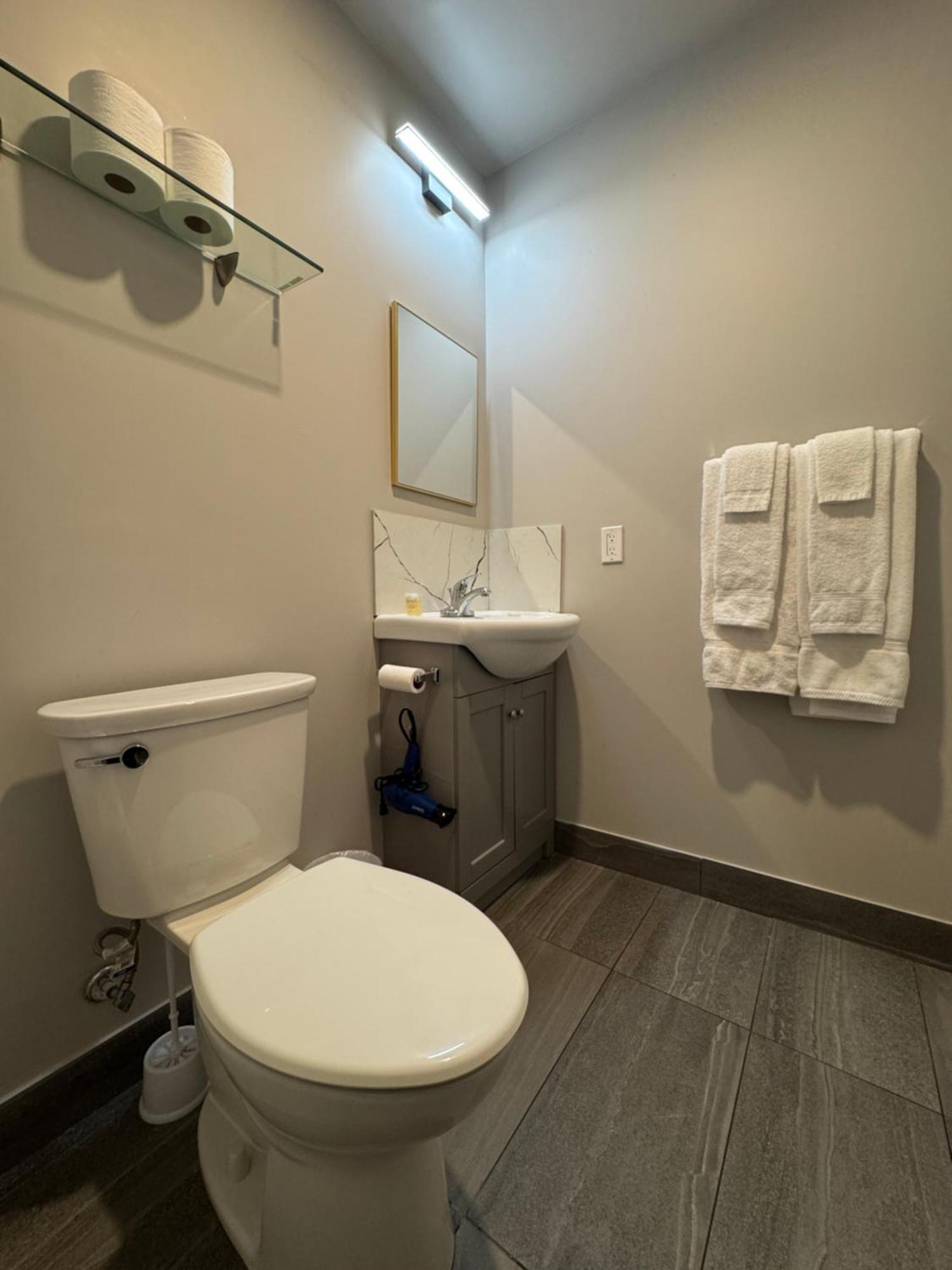 Big Bird Inn Wawa, Surestay Collection By Best Western Exterior photo